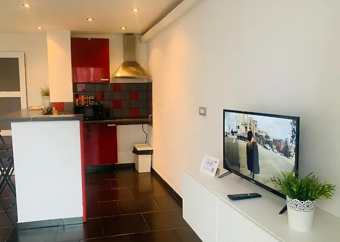 De Lina By Jo - Self Check-in Apartment